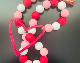 Saint Valentin Beaded Garland