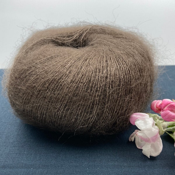 Super light Lamana Premia Kid Silk 25g Super Kid Mohair Silk Lace weight yarn Color 48 Macadamia