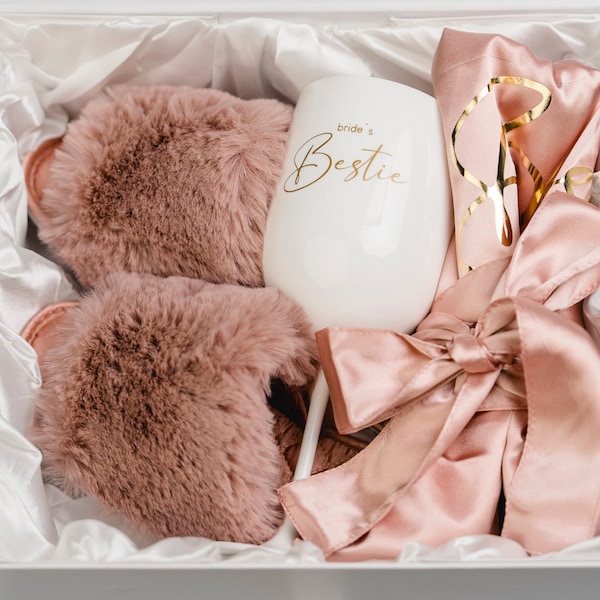 Geschenkbox brides Bestie rosegold - Trauzeugin -  Morgenmantel, Slipper Plüsch, Champagner Glass für Getting Ready - JGA - Hochzeit