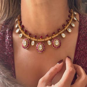 Collier ras de cou rose rubis Kundan Hasli Bijoux Sabyasachi Collier diamant polki non coupé Pendentif indien moissanite non coupé Ensemble Kundan