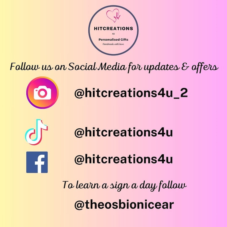 Pu&ograve; includere: Un grafico informativo sui social media con uno sfondo sfumato dal giallo al rosa. Presenta il logo Hitcreations 4u, testi per seguire gli aggiornamenti e i profili social per Instagram, TikTok, Facebook e l'account @theosbionicear.