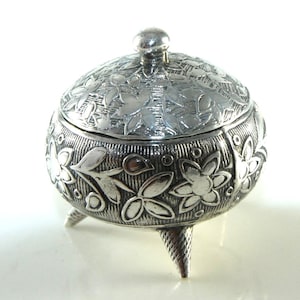 Vintage silver 925 miniature trinket box