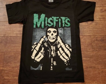 NEW MISFITS Middle Finger Flipping Off Green Logo Gothic Punk Rock T Shirt