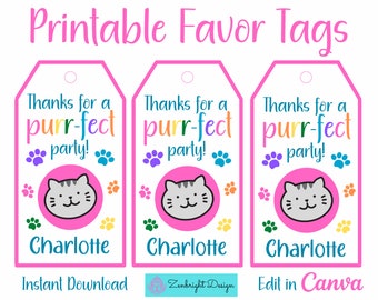 Puede incluir: Tres etiquetas de favor imprimibles con un fondo rosa y un lindo gato de dibujos animados con pelaje gris. El texto en las etiquetas dice "¡Gracias por una fiesta purrfecta!" y "Charlotte". Las etiquetas están diseñadas para una fiesta con temática de gatos.