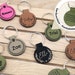 Hundemarke geräuschlos | Gravur mit Rahmen | personalisiert Kunst-Leder | Telefonnummer | Name | leicht | Wasserfest | klimperfrei