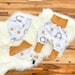 → auf Etsy ansehen: Pumphose Babyhose Hose Baggy Baby Junge Mädchen | Gr. 44 - 104 | Sonne, Regenbogen - optional mit passender Mütze & Halstuch personalisiert Pumphose Babyhose Hose Baggy Baby Junge Mädchen | Gr. 44 - 104 | Sonne, Regenbogen - optional mit passender Mütze & Halstuch personalisiert