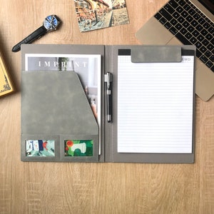 Portafoglio sottile in pelle vegana personalizzato, portafoglio Padfolio personalizzato per uomo e donna, portadocumenti A4, cartella per conferenze, regalo con LOGO e nome personalizzato