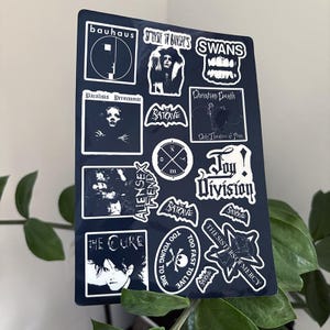 Hoja de pegatinas de bandas de post-punk de la nueva ola