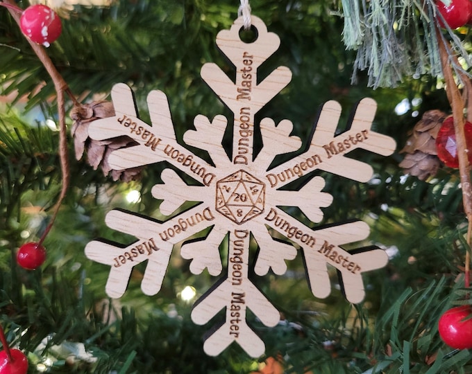 Dungeon Master Christmas ornament - ornament for D&D player, Dungeons and Dragons gift, D20 geek gift, tabletop gaming, fantasy, adventure