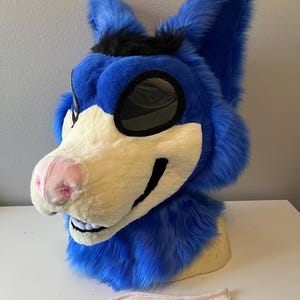 Unbesiegbarer Fursuit-Kopf