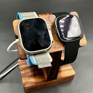 Hantverksmässig laddningsstation för 2x Apple, Fitbit, Google och Samsung klockor (hårdträ) bild 3