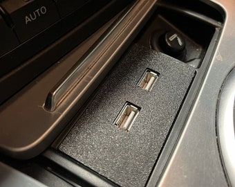 Audi TT 8J USB Ladegerät - Einsatz für den Aschenbecher MK2 Tuning Innenraum Mittelkonsole Innenausstattung TTRS