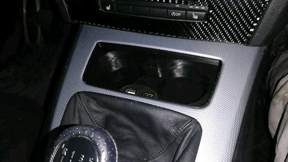 BMW E90 USB Ladegerät mit Getränkehalter einfache Installation  Mittelkonsole Ablagefach E91 E92 E93 Tuning M3 -  Österreich