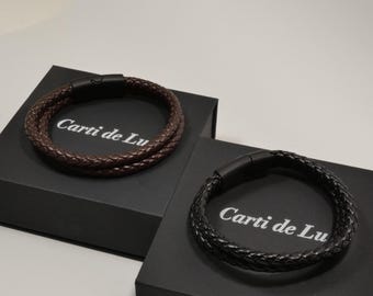 Snake-textured leather bracelet with magnetic clasp