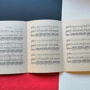 Note e canzoni musicali ucraine d'epoca, del 1957, edizione limitata di 3000 copie, I boschi fanno rumore/Pavlo Tychyna, poeta ucraino
