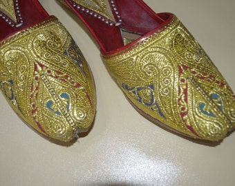 Men Handmade Beautiful Leather Khussa (BSP1005)