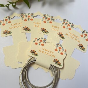 Porte-cartes jonc personnalisé | Carte Bracelet | Cadeau pour bracelet jonc | Barre jonc | Étiquette de faveur Haldi | Étiquette de faveur Maticoor