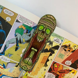 ZOMBIE SKULL BOOKMARK | Macabre Mummy Comic Book Accessory | Unique Gift for Horror Lovers | Handmade Gothic Page Marker | Dark Art Design