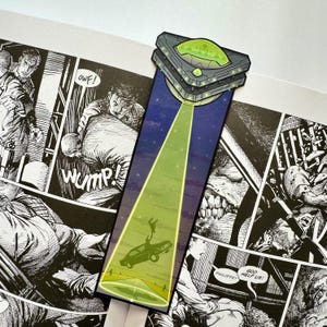 ALIEN ABDUCTION bookmark - Unique UFO Bookmark | Sci-Fi Lover Gift | Space Themed Reading Accessory | Quirky Bookmark for Book Lovers