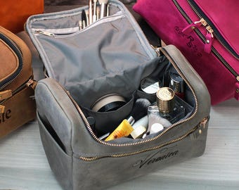Estuche de viaje de cuero con monograma, neceser de viaje personalizado con bolsillos, neceser de gran capacidad, organizador de maquillaje con compartimentos.