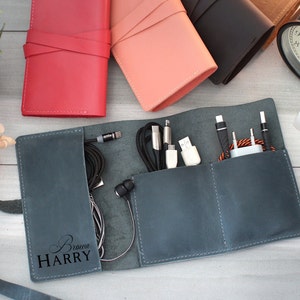 Anpassad lädersladdrulle, personlig kabelorganisatör, förvaring av reseteknik, unik laddare, julklappar till honom, present till pappa