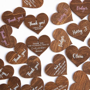 Aangepaste houten naamlabels voor bruiloft, gepersonaliseerde hartvormige bedankkaartjes, elegante gunsten voor gasten, plaatskaarten bruiloft