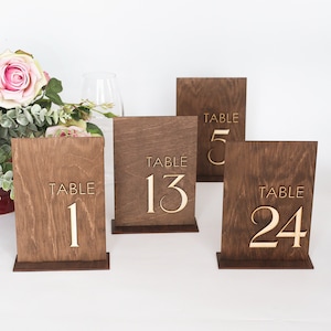 Numeri da tavolo in legno, centrotavola rustici per matrimoni, eleganti numeri da tavolo indipendenti per ristoranti e bar, fatti a mano di alta qualità