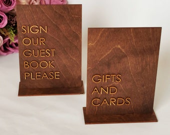 Plaque de mariage en bois : livre d'or, cartes et cadeaux, table souvenir