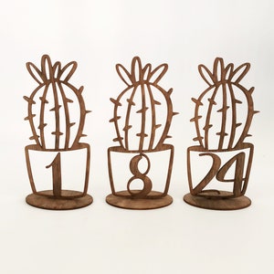 Deserto dell'Arizona, numeri del tavolo da sposa del cactus, numeri del tavolo del tavolo del legno, eleganti numeri del tavolo indipendente in legno