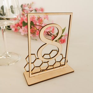 Numeri da tavolo in legno per matrimoni a nido d'ape, numeri da tavolo indipendenti per matrimonio rustico, decorazione della doccia nuziale dell'ape