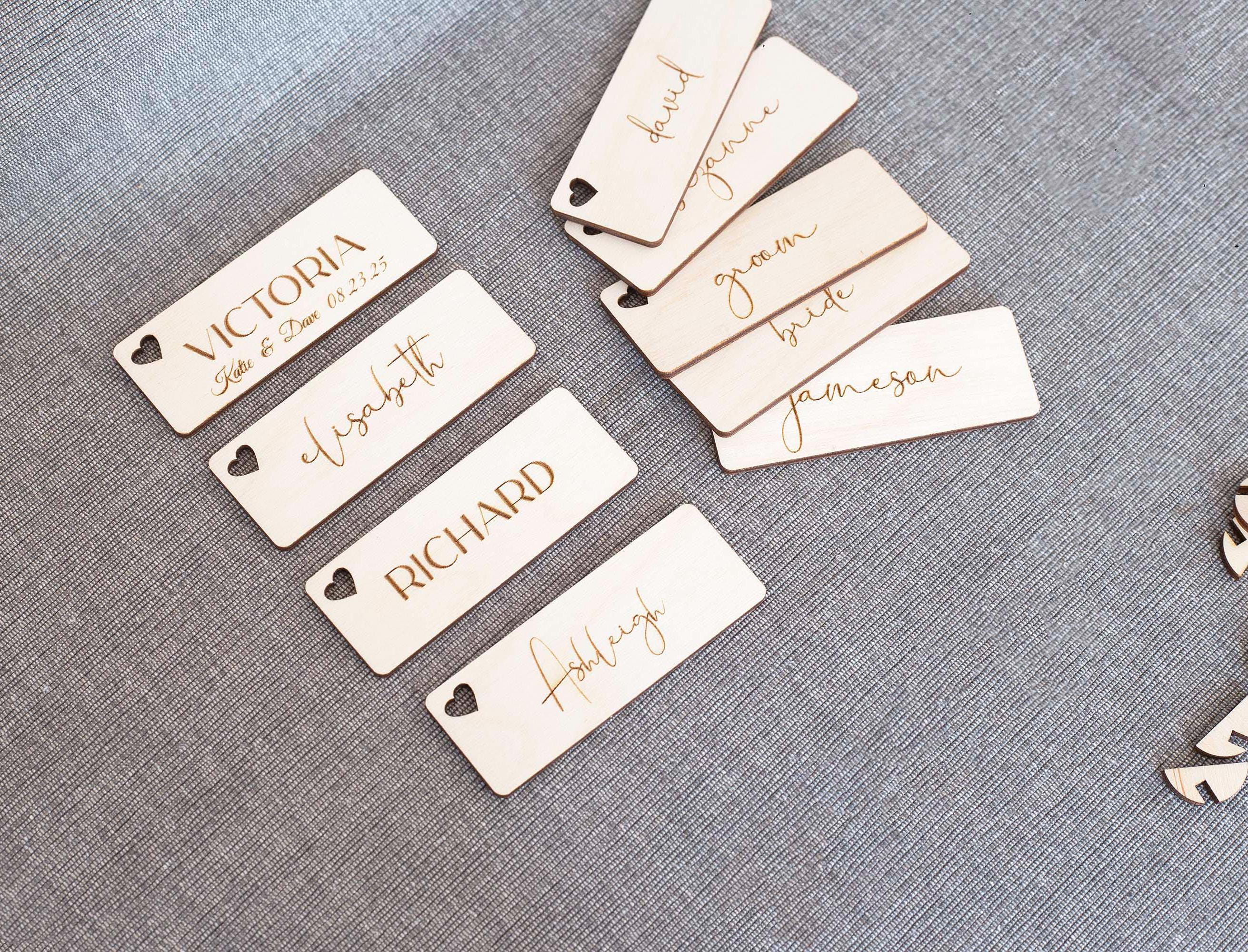 Rustic Wood Wedding Name Tags, Personalized Place Cards, Elegant Wedding Table décor