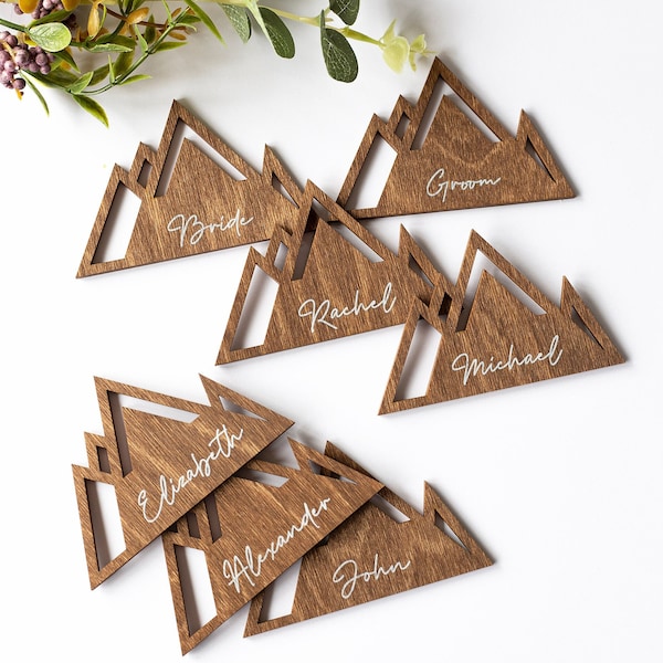 Marque-places en bois pour mariage à destination, étiquettes nominatives sur le thème de la montagne, beaux cadeaux rustiques pour les invités, étiquettes nominatives découpées au laser de différentes couleurs