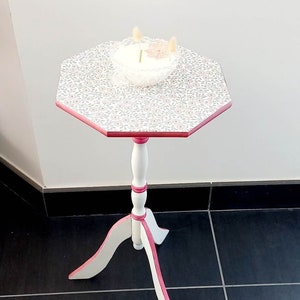Old pedestal table, old bedside table, vintage furniture, vintage bedside table, end table, side furniture