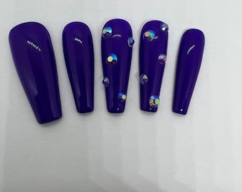 Purple press on nails with rhinestones