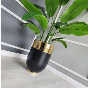 Large Metal Pot,Unique Home,Porch Decor,Office Plant Holder,Elegant Gold Planter,Perfect for Home,Office Decor,Luxury Metal Planter,indoor
