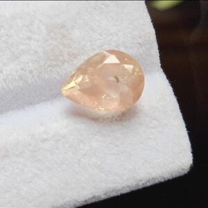 Fasettslipad ekologisk solsten av god kvalitet, 1 st, 3 ct, 8 x 11 mm Päronformad ädelsten