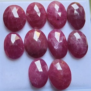 Rubí de buena calidad con talla rosa, 10 piezas de 8 x 12 mm, tamaño 38 quilates, forma ovalada, pérdida de material en la gema.