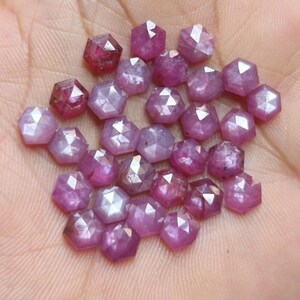 Rubino di buona qualità con taglio a rosa, 40 carati, 30 pezzi, forma esagonale da 6 mm.
