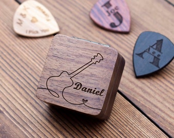 Personalized Engrave Guitar Pick Case, Custom Picks Plectrum Holder, Gifts for Dad, Wooden Box for Gurtar Player, Musician Valentines Day