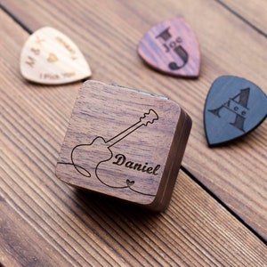 Personalized Engrave Guitar Pick Case, Custom Picks Plectrum Holder, Gifts for Dad, Wooden Box for Gurtar Player, Musician Valentines Day