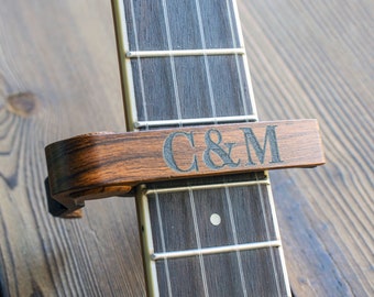 Personalized Metal Guitar Capo with Wood Grain, Custom Message Capo, Engraved Guitar Pick, Birthday Gift, Fathers days Gift for Guitarists