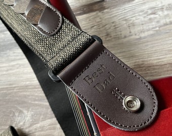 Gepersonaliseerde graveren gitaarband met plectrumhouder, aangepaste gitaar katoenen crossbody riem, gitarist cadeau voor muzikant leraar