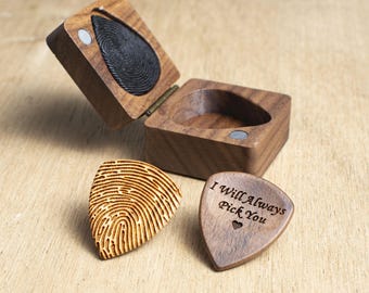 Personalized Fingerprint Guitar Pick Set: Engraved Wood Plectrum with Walnut Case