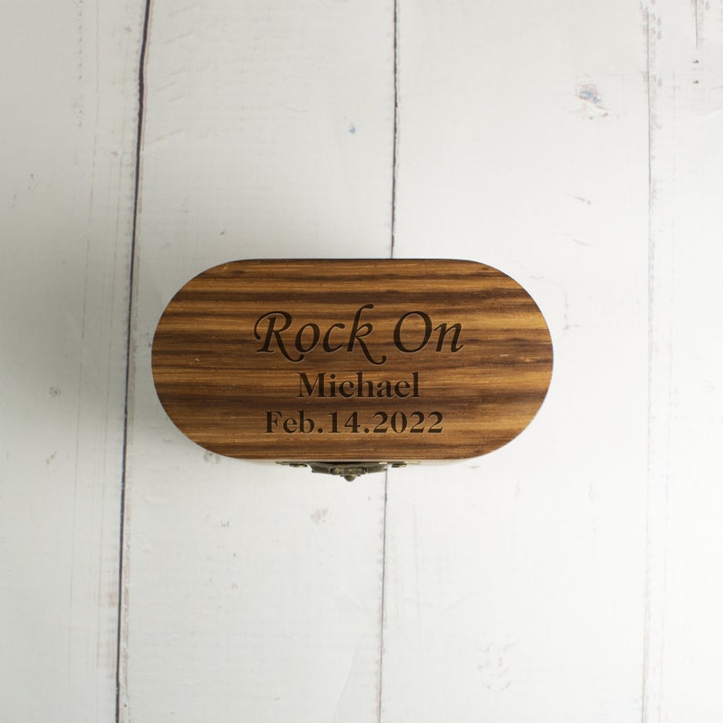 Personalized Wooden Guitar Pick Case, Custom Engraved Plectrum Picks Box, Gifts for Dad, Groomsmen, Anniversary, Mother's Day Gift image 2