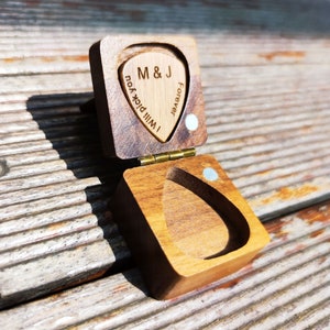 Personalized Wood Guitar Pick Box, Custom Wooden Plectrum Pick, Engraved Wooden Case, Musician Valentines Day Gift For gurtar player