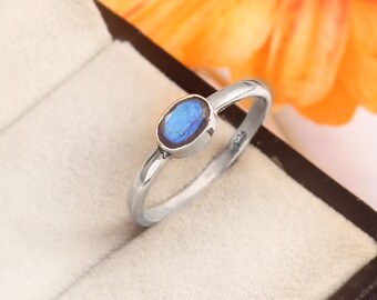 Natürlicher Labradorit 925 Sterling Silber Ring: Zierlicher ovaler Geburtsstein
