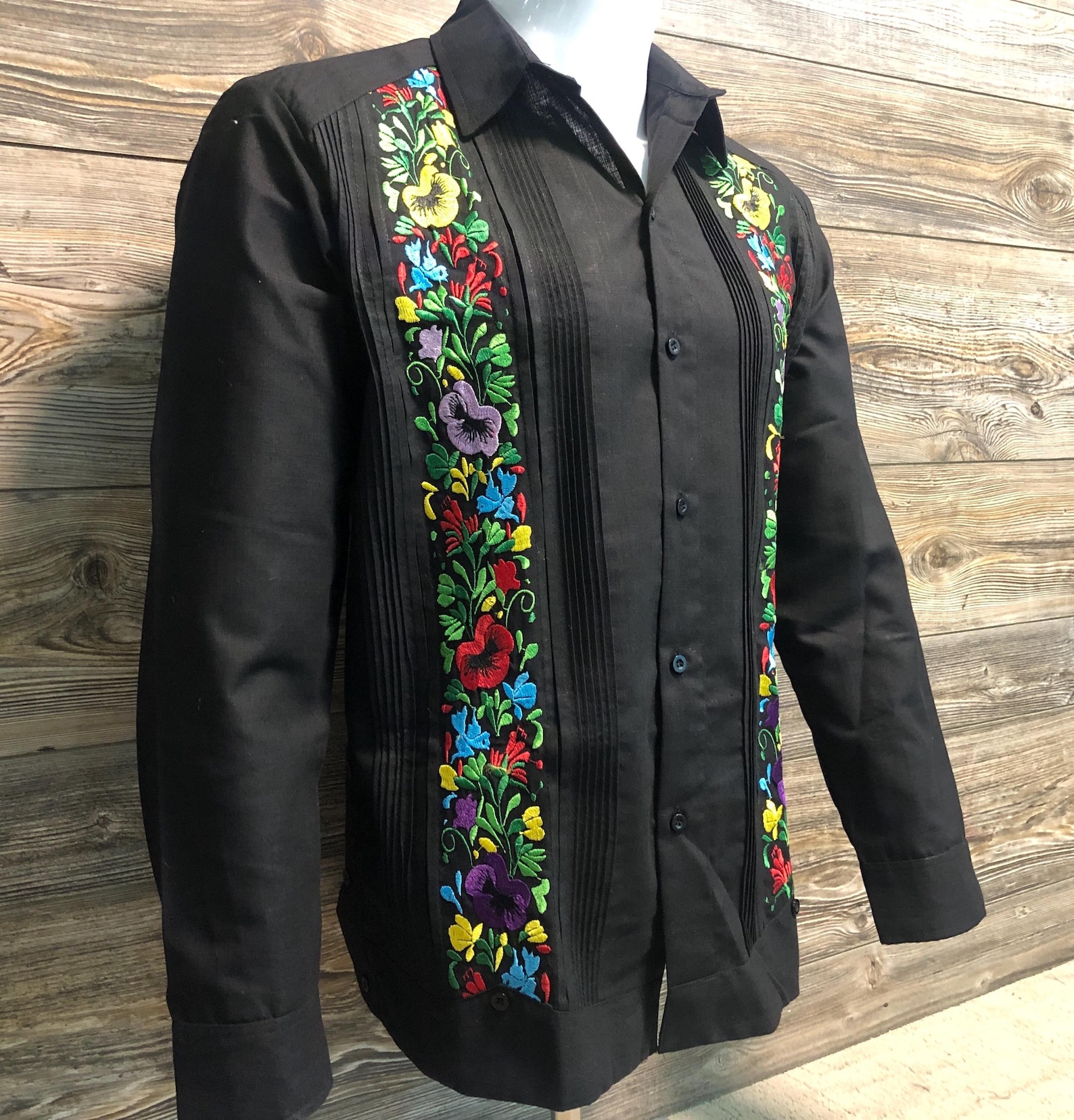 Mens Mexican Guayabera Wedding Shirt Elegant Multi Color Flower Mens Mexican Guayabera Wedding Shirt Elegant Multi Color Flower