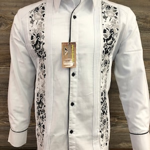 Mens Mexican Guayabera Wedding Shirt Elegant Black Flower Embroidery Long Sleeve