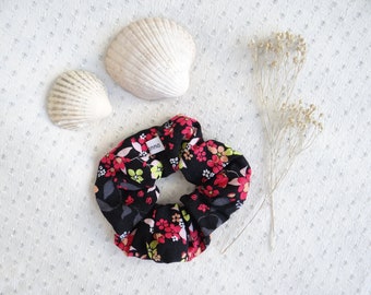 Chouchou à fleurs / Scrunchie / Accessoires cheveux / Fait-main / Fabrication française / Upcycling / Zéro-déchet / Motif fleurs / Créatrice