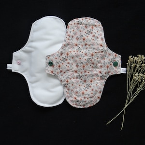 Waschbares Damentuch, Größe M / Periodischer Schutz / Intimhygiene / Zero Waste Zubehör / Französischer Designer / Handgefertigt